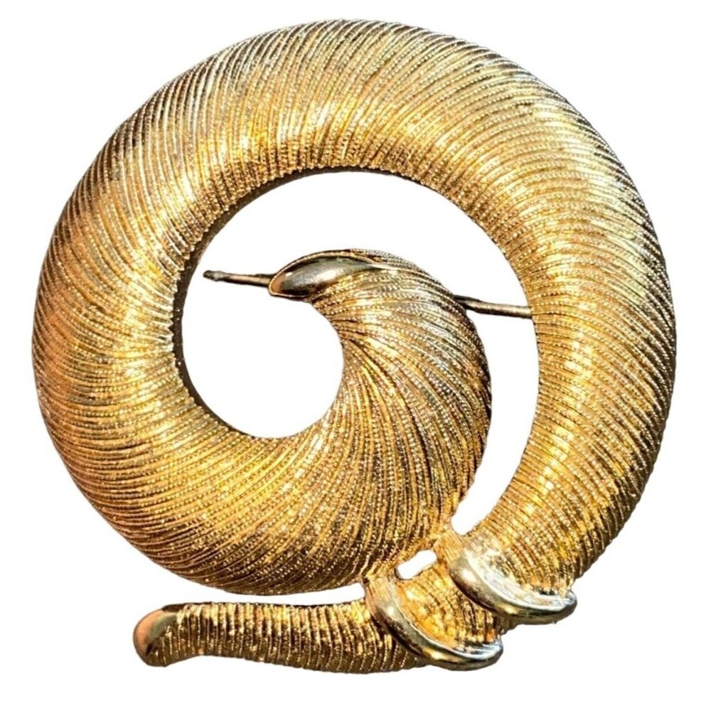 Monet Swirl Brooch Pin Gold 1.75" x 1.75"